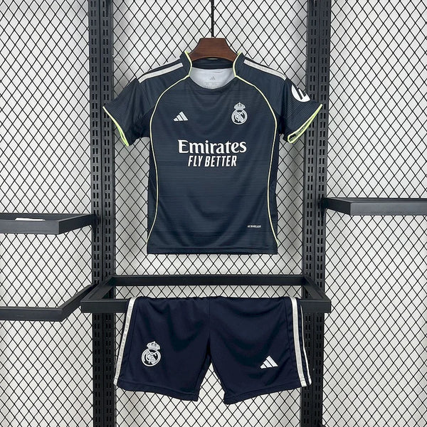 KIT ENFANT 25/26 REAL MADRID EXTÉRIEUR