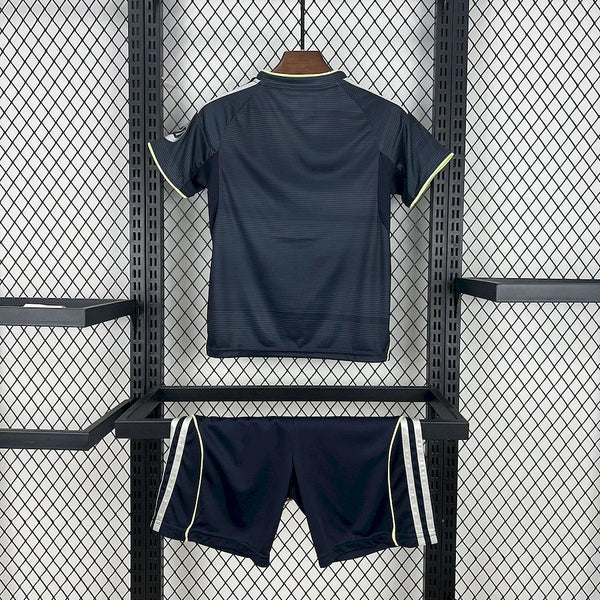 KIT ENFANT 25/26 REAL MADRID EXTÉRIEUR