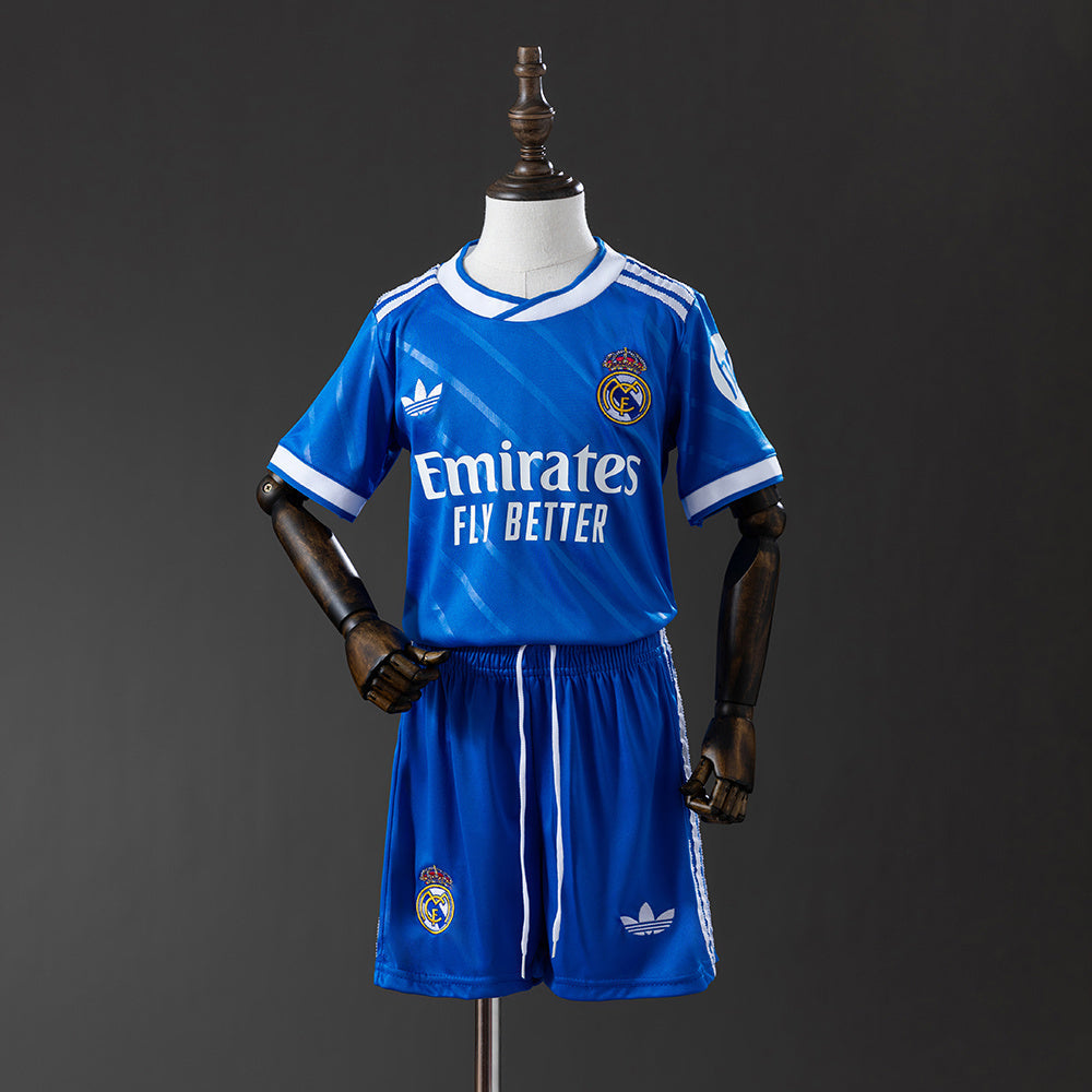 KIT ENFANT REAL MADRID 3ÈME MAILLOT BLEU 2025/26